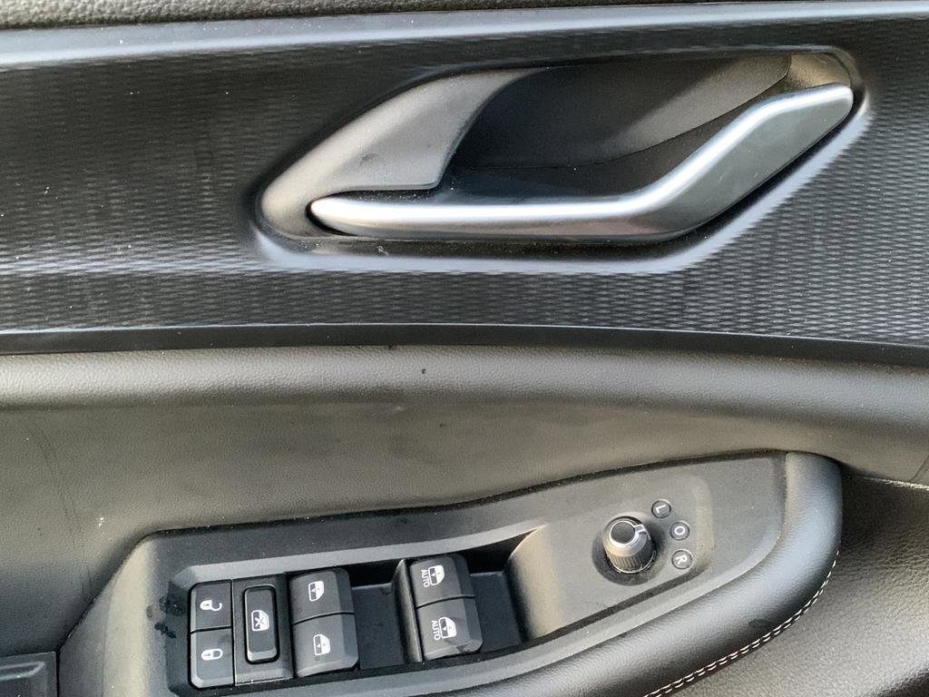 Used 2024 Jeep Grand Cherokee Altitude image 16