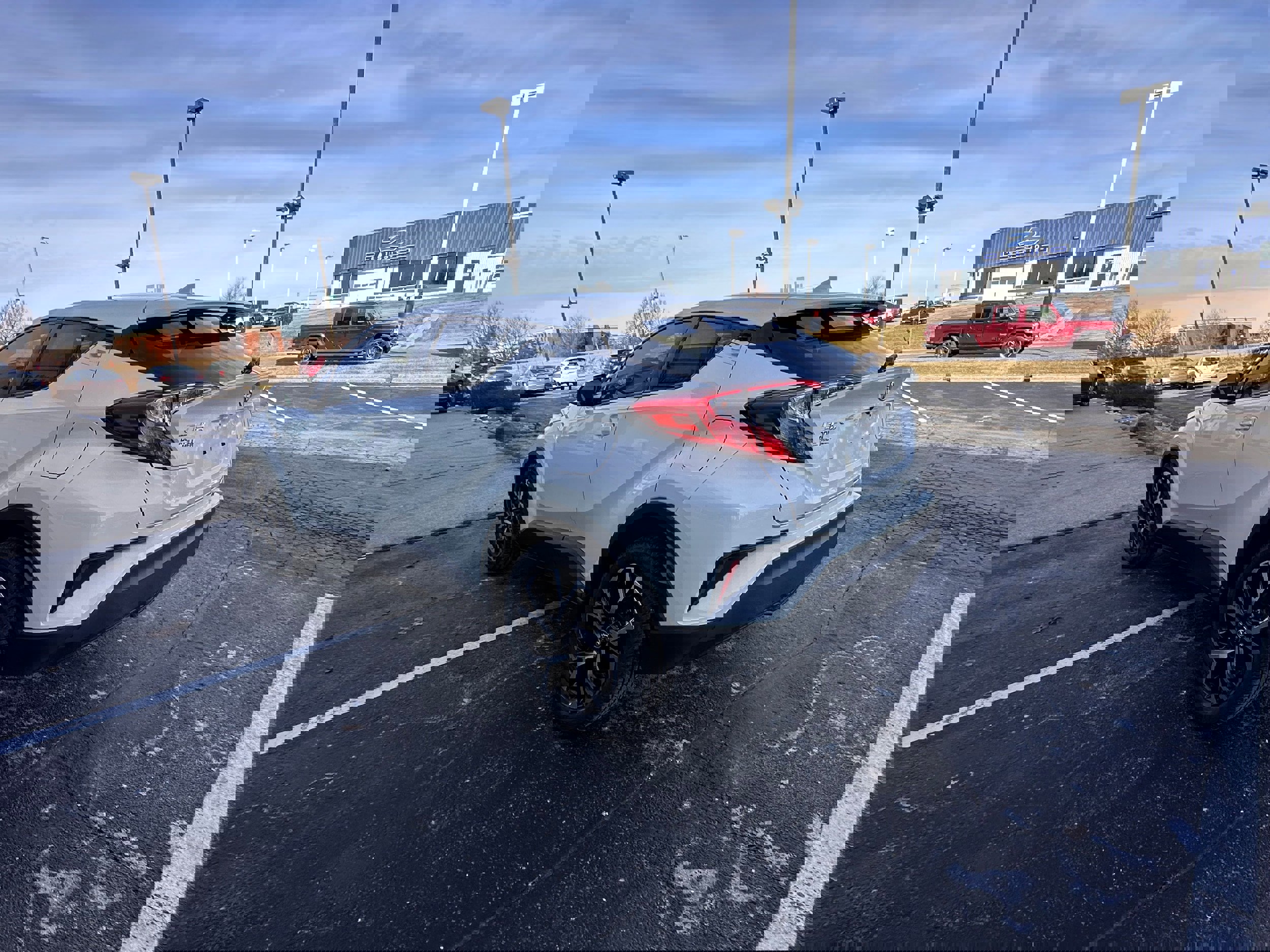 Used 2018 Toyota C-HR image 5