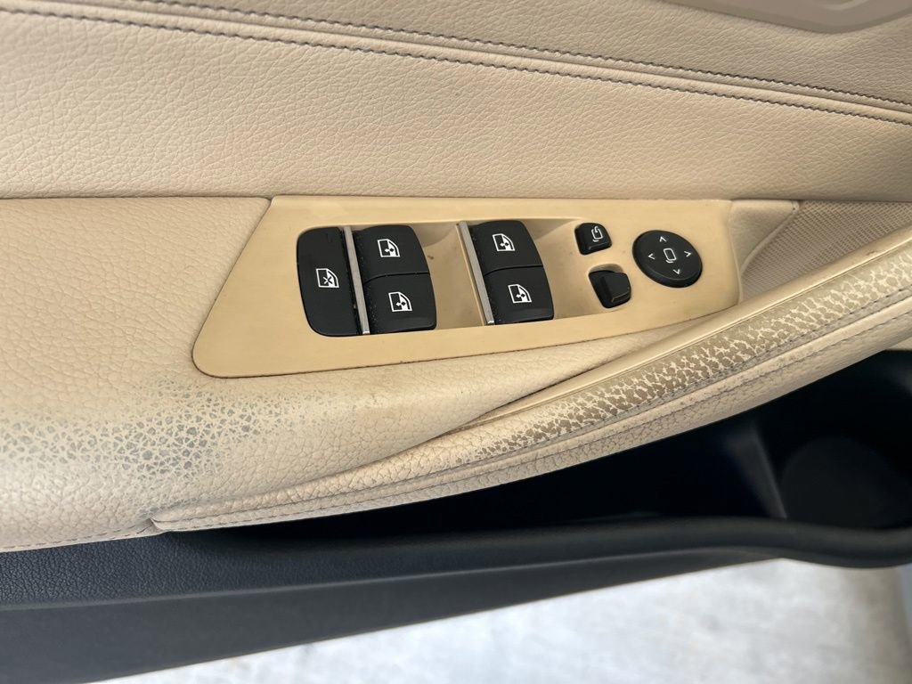 Used 2018 BMW 530e xDrive image 38