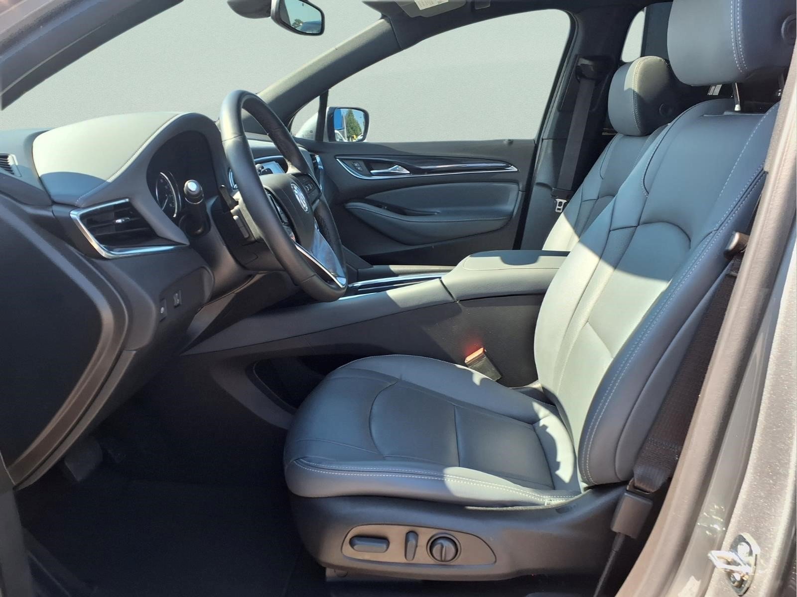 Used 2023 Buick Enclave Essence w/ Experience Buick Package FWD image 12