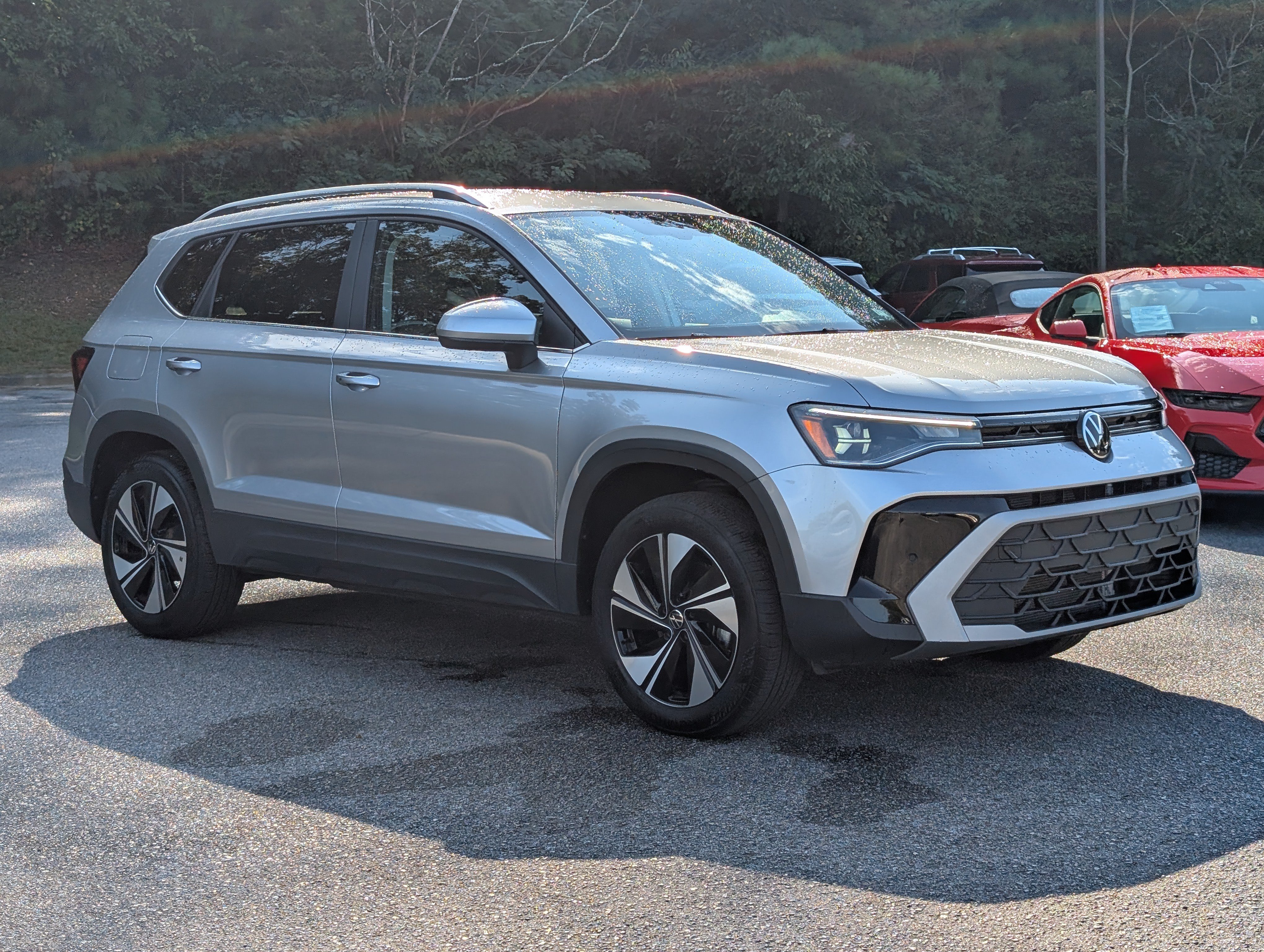 Used 2025 Volkswagen Taos SE AWD/4WD image 11
