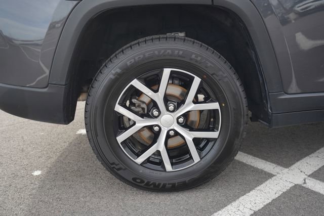 Used 2024 Jeep Grand Cherokee Limited image 41