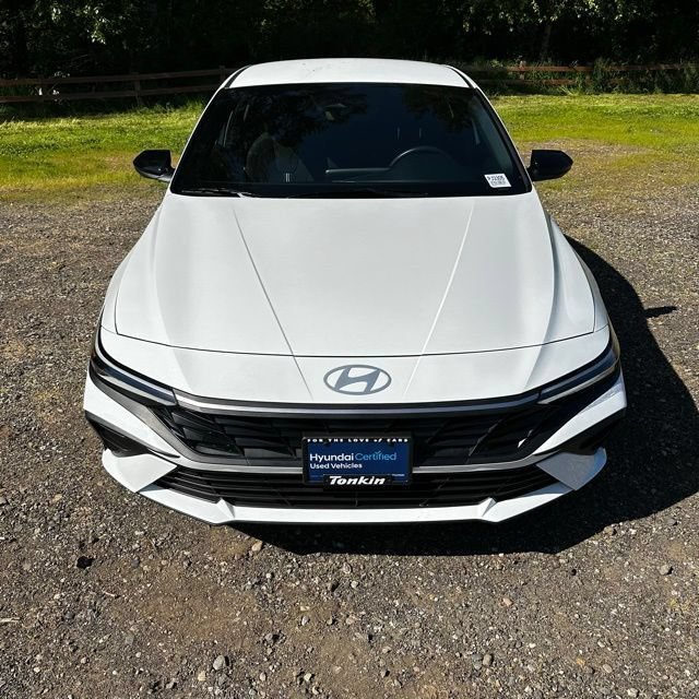 Certified 2025 Hyundai Elantra Sport FWD image 3