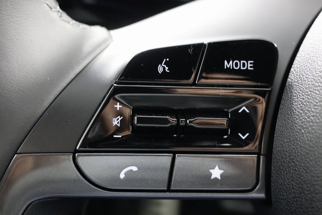 Certified 2025 Hyundai Elantra Sport image 11