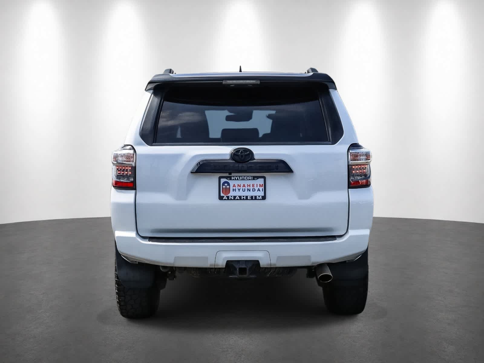 Used 2020 Toyota 4Runner Venture w/ Moonroof Package AWD/4WD image 8