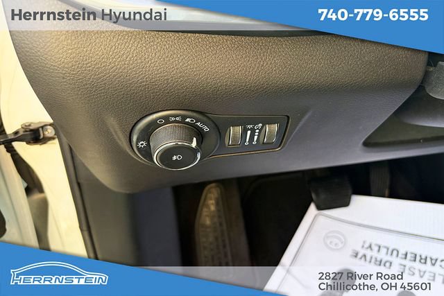 Used 2023 Jeep Compass Limited w/ Sun and Sound Group AWD/4WD image 18