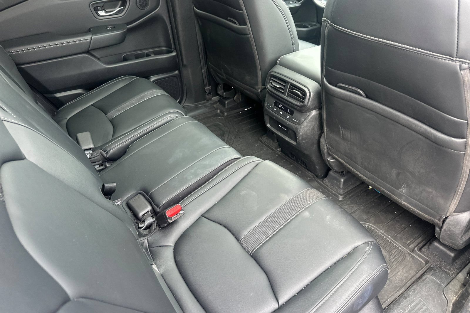 Used 2024 Honda Pilot Touring image 18
