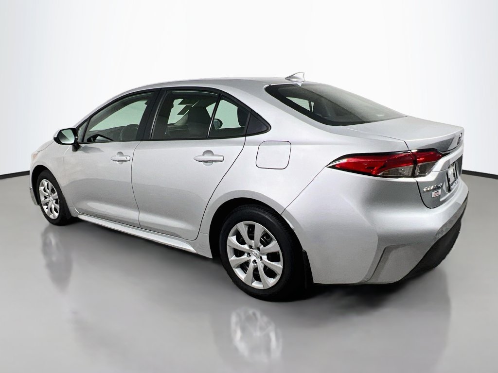 Used 2026 Toyota Corolla LE FWD image 5