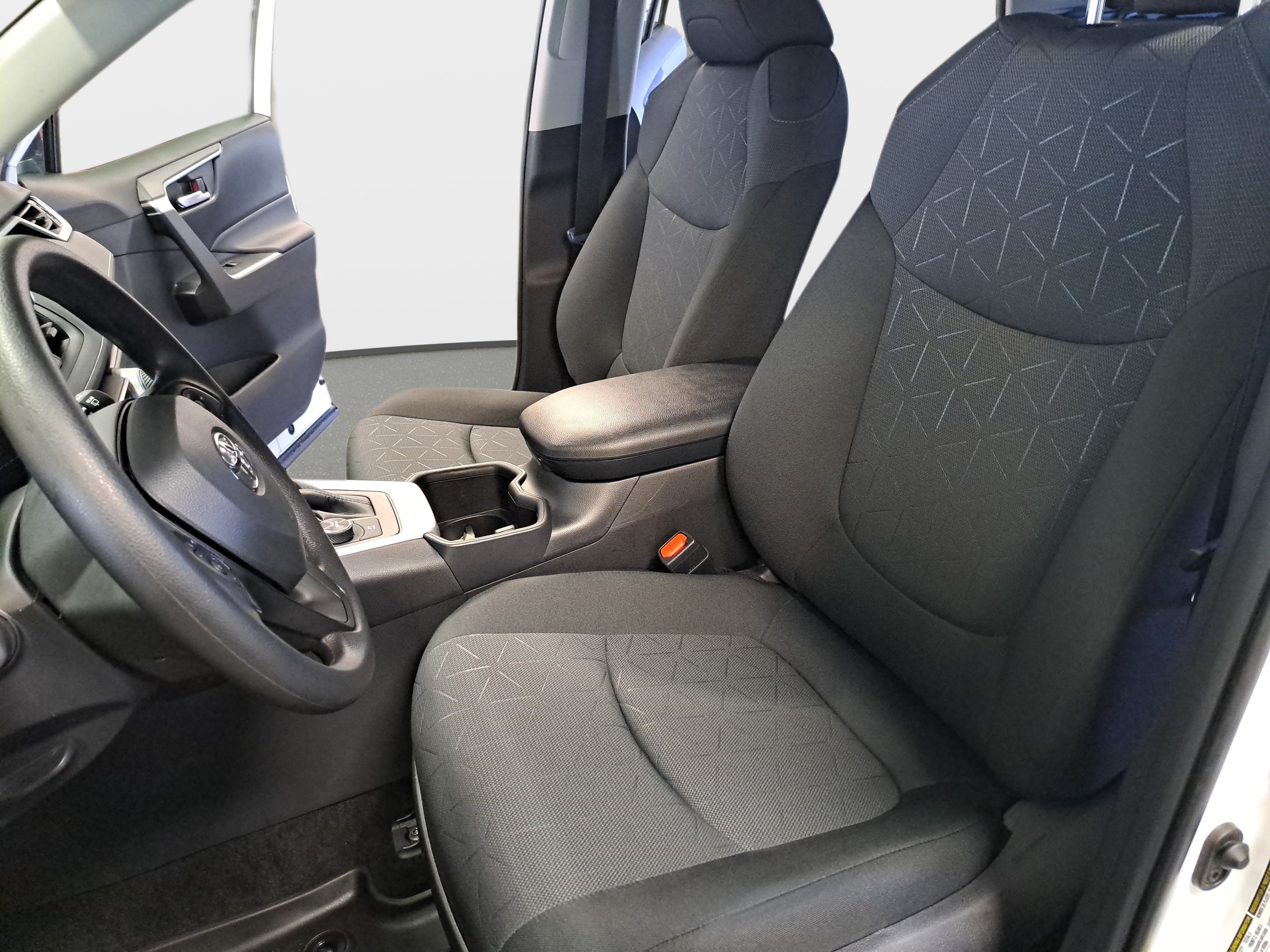 Used 2025 Toyota RAV4 XLE w/ Convenience Package AWD/4WD image 15