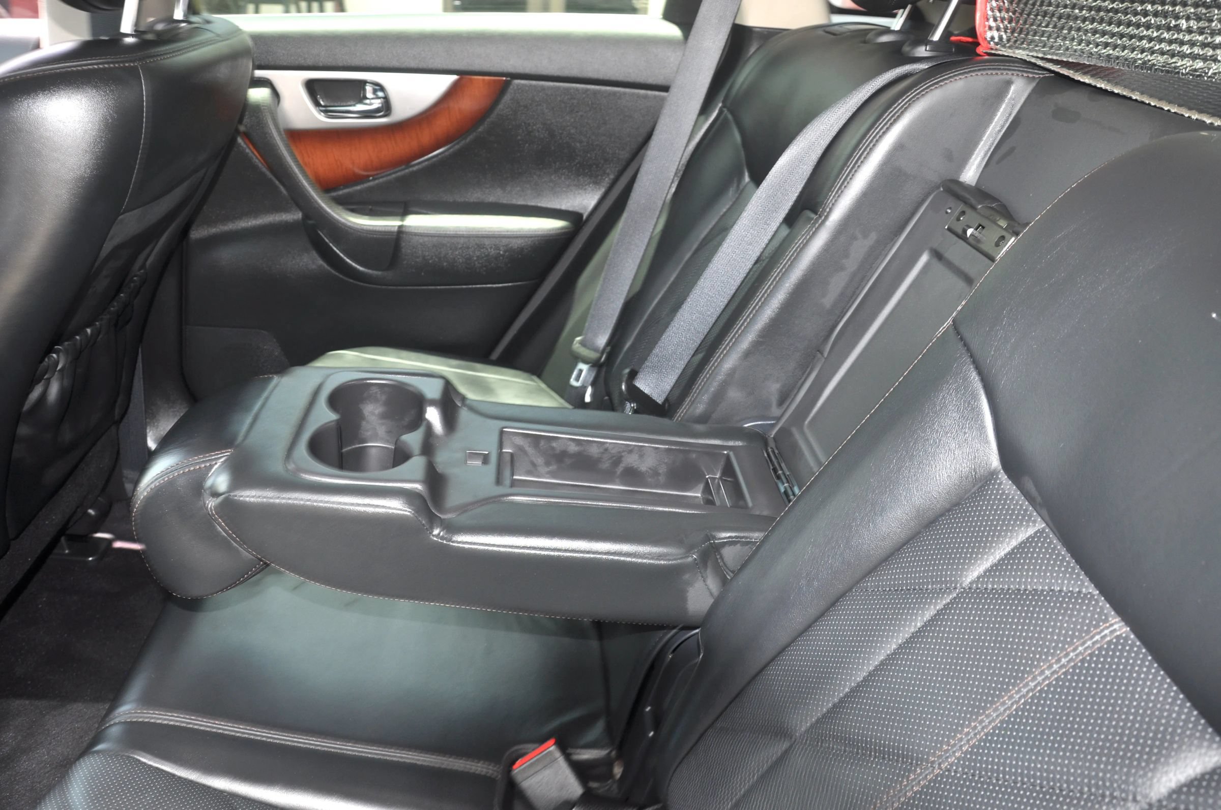Used 2014 INFINITI QX70 AWD w/ Premium Package image 40