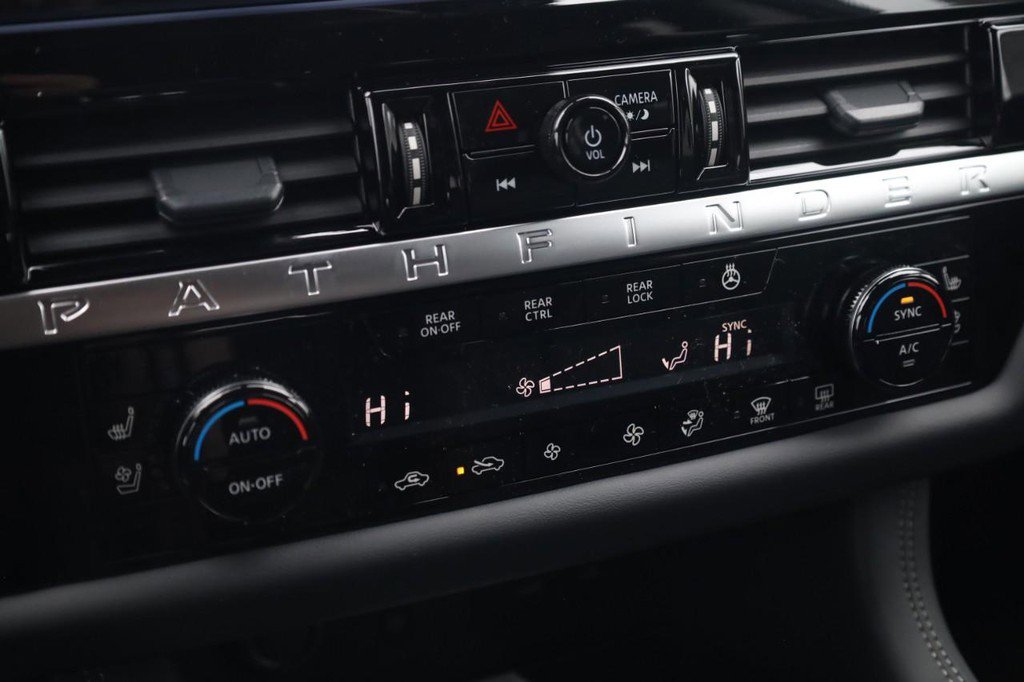 New 2026 Nissan Pathfinder Platinum image 16