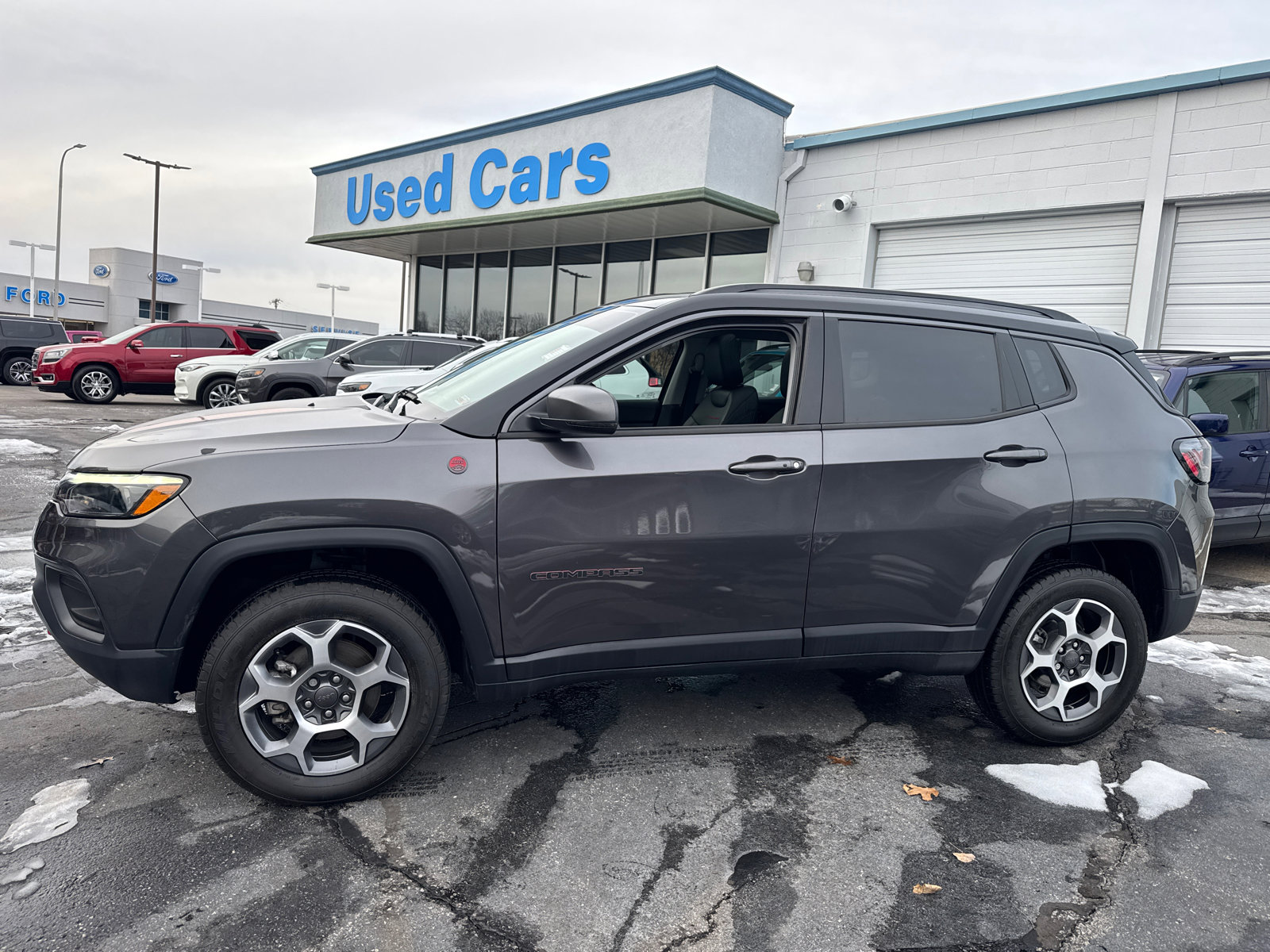 Used 2022 Jeep Compass Trailhawk w/ Trailhawk Elite Group AWD/4WD image 3