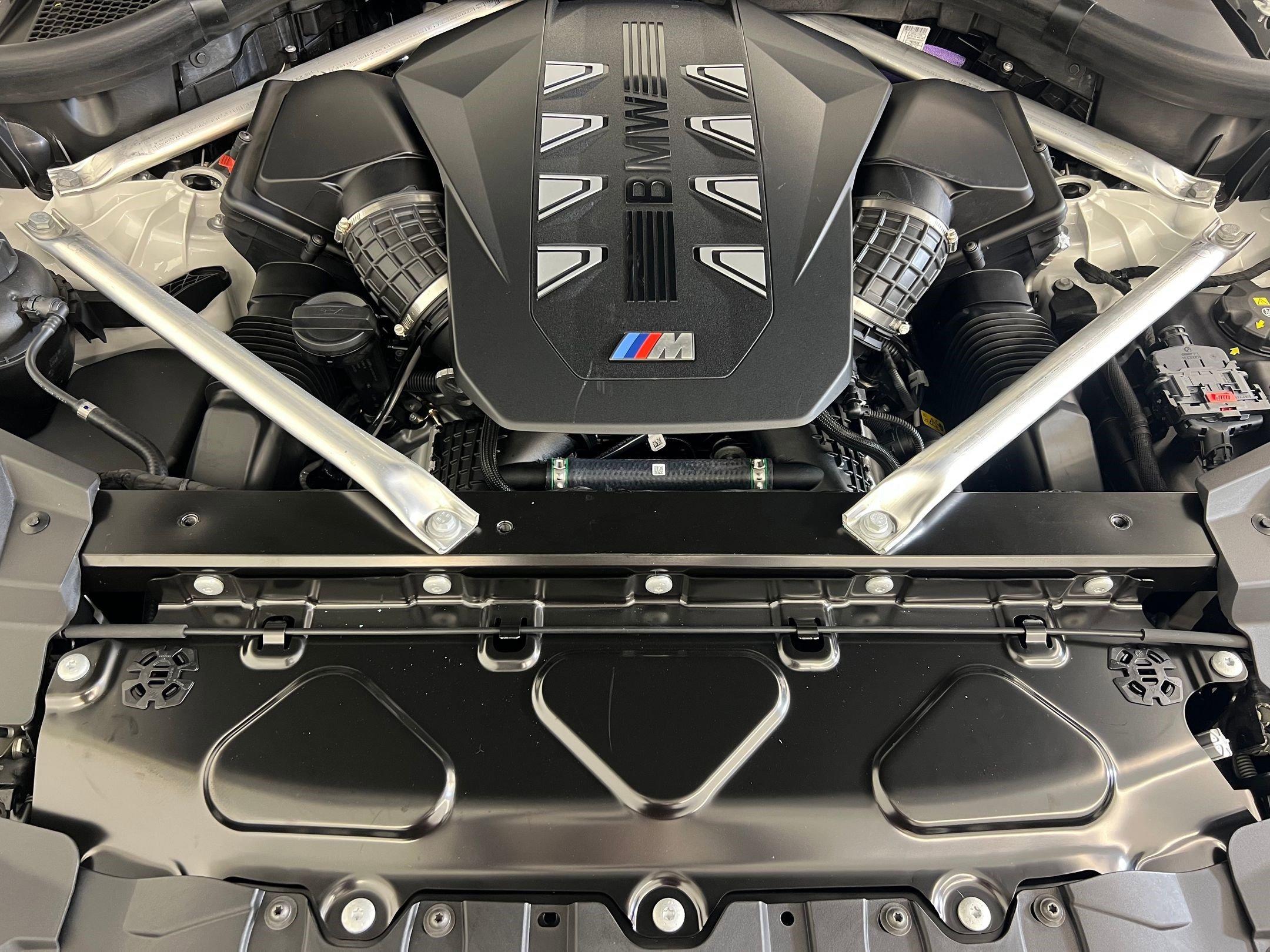 New 2026 BMW X6 M60i w/ Executive Package image 23