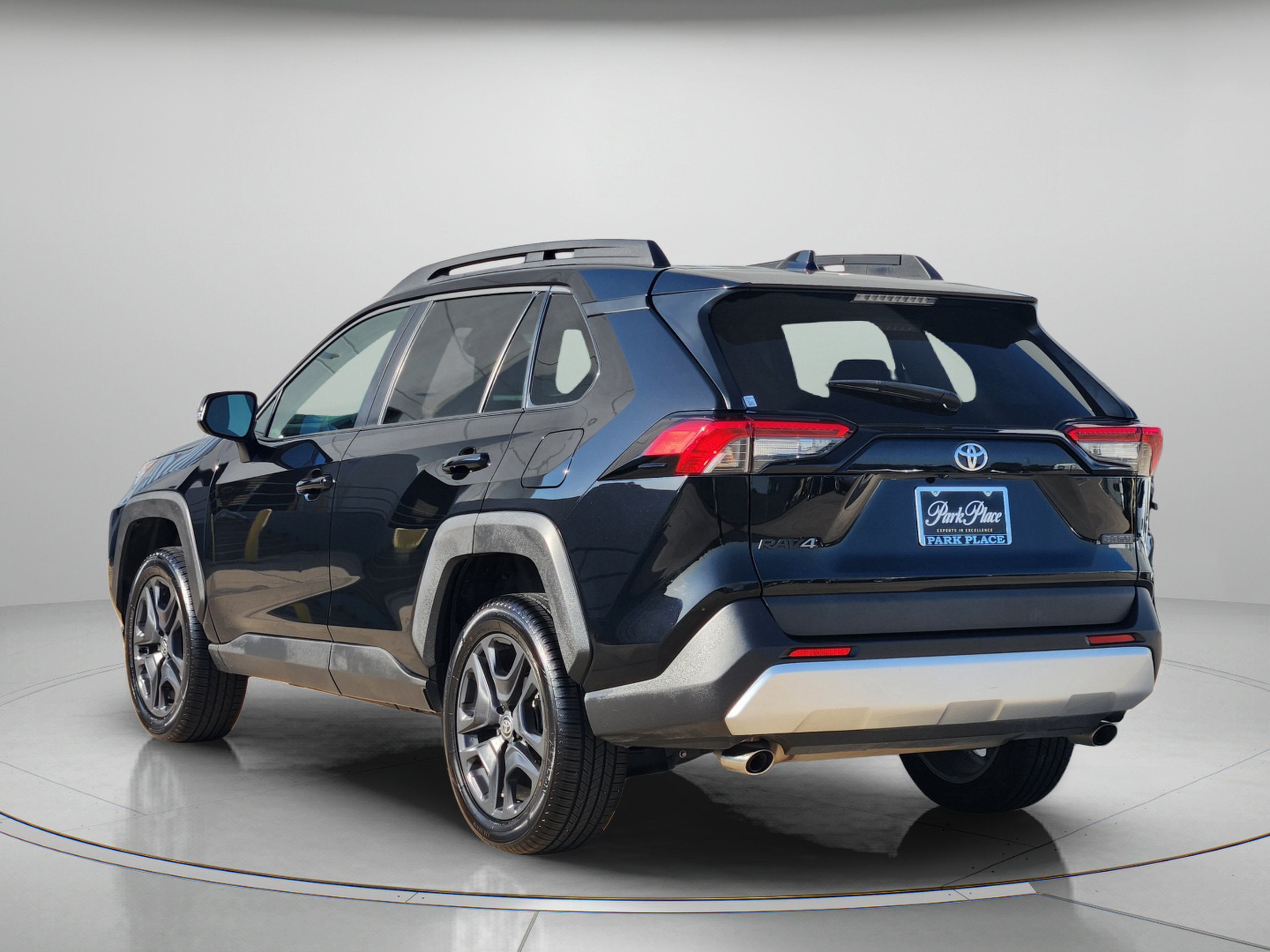 Used 2024 Toyota RAV4 Adventure AWD/4WD image 3