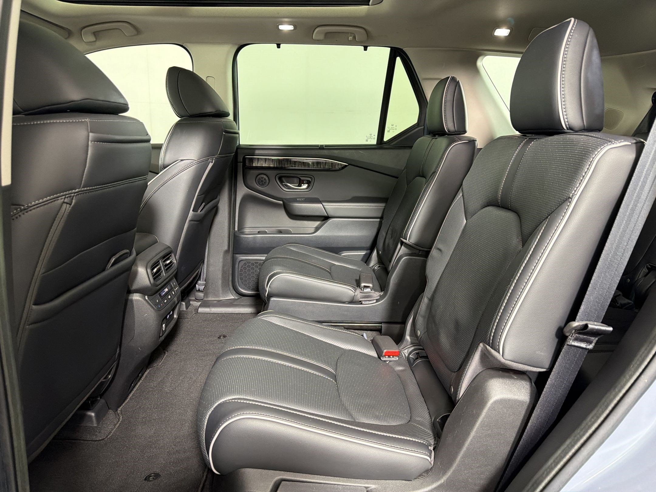 Used 2023 Honda Pilot Elite image 20