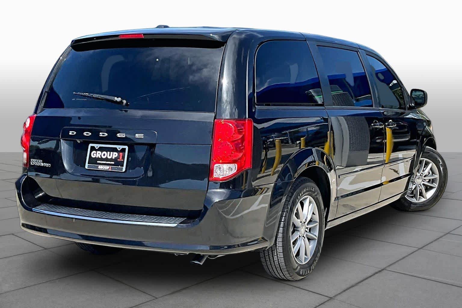 Used 2015 Dodge Grand Caravan SE FWD image 13