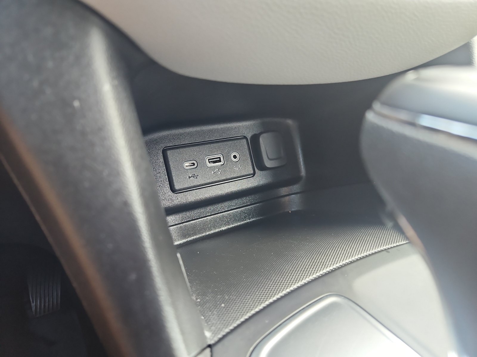 Used 2021 Chevrolet Equinox LS FWD image 20