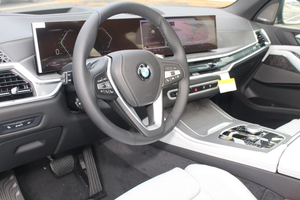 Used 2026 BMW X5 xDrive50e AWD/4WD image 12