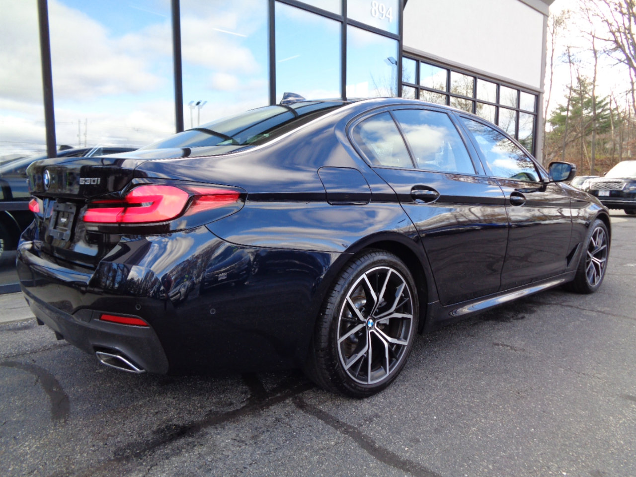 Used 2022 BMW 530i xDrive 530i xDrive Sedan w/ M Sport Package image 5