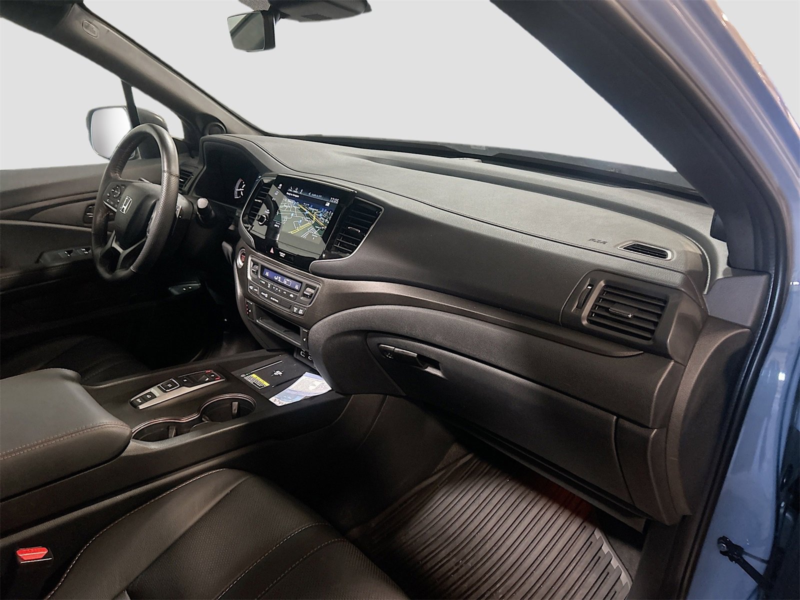 Used 2025 Honda Passport TrailSport image 31