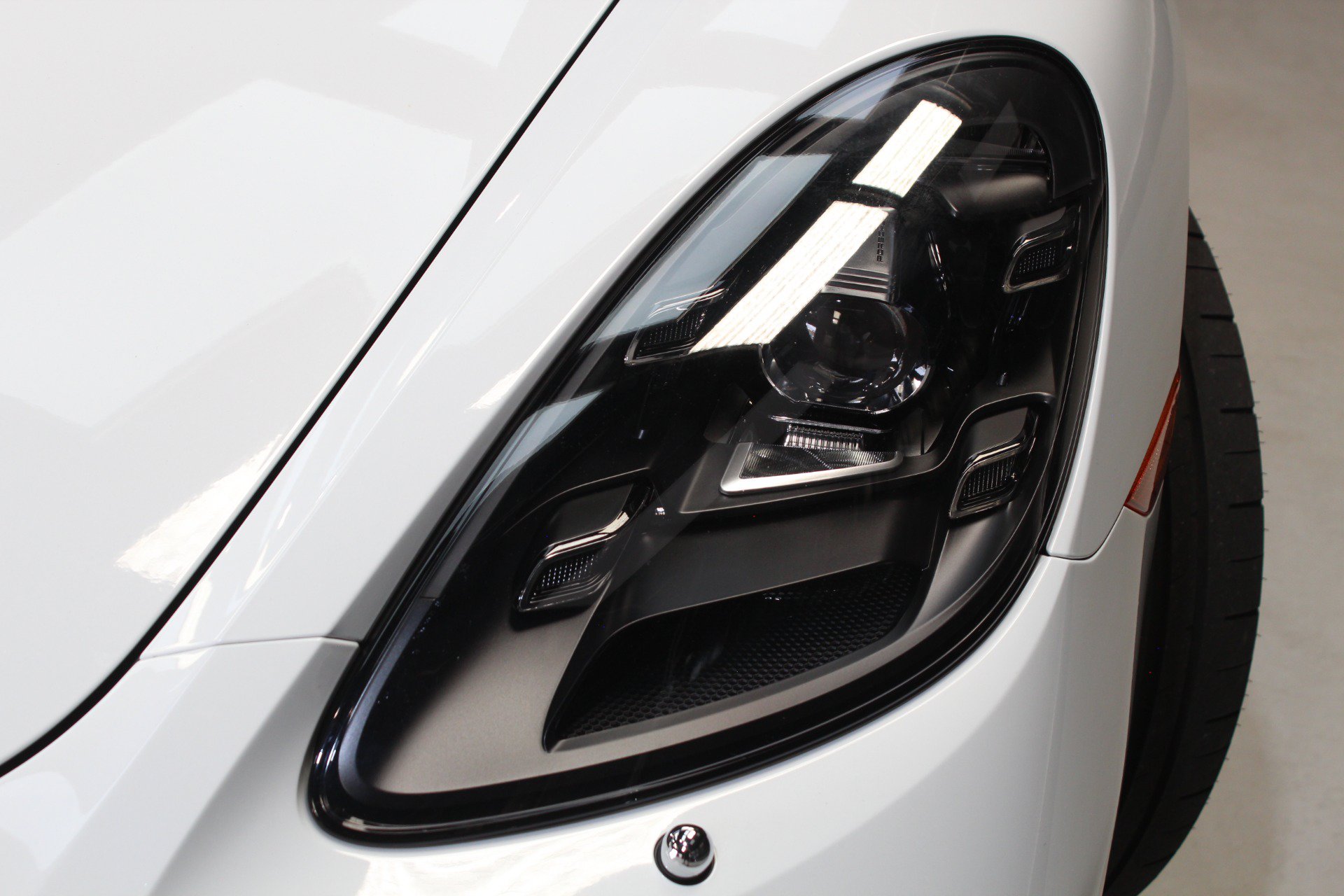 Used 2021 Porsche 718 Boxster w/ Premium Package RWD image 14