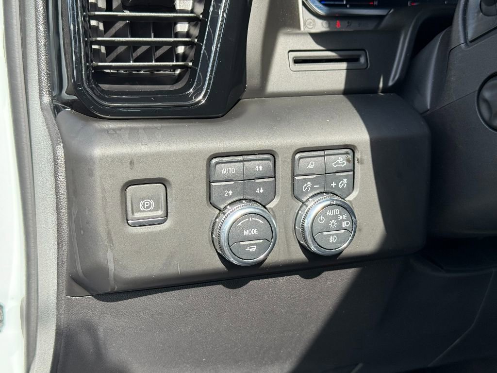 Used 2024 GMC Sierra 1500 AT4 w/ AT4 Premium Package image 21