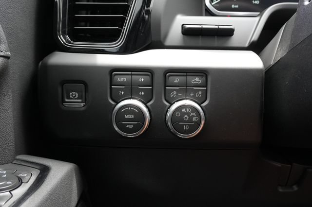 New 2026 GMC Sierra 2500 AT4 w/ AT4 Premium Plus Package AWD/4WD image 22