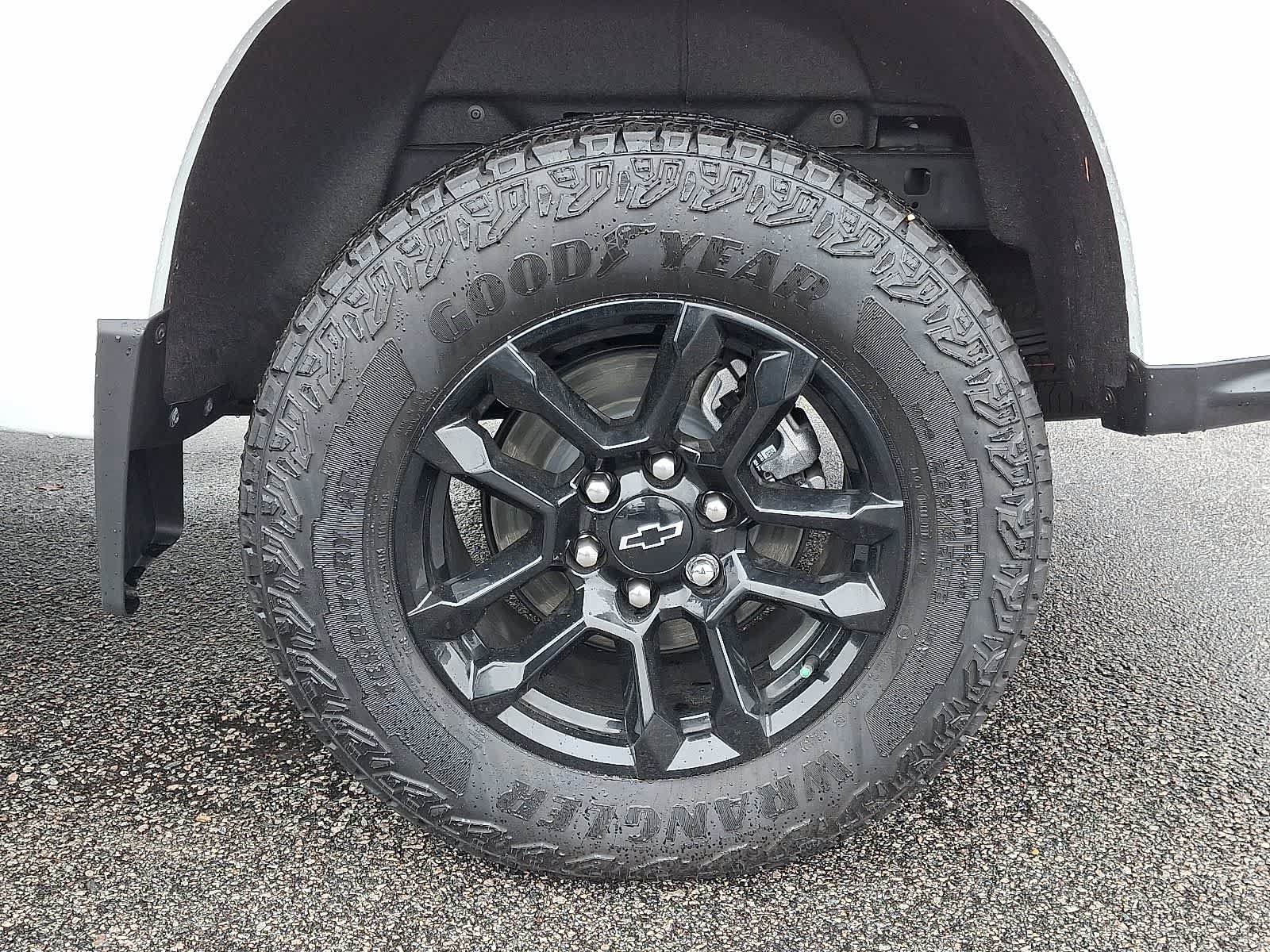 New 2025 Chevrolet Colorado Z71 w/ Midnight Edition AWD/4WD image 7