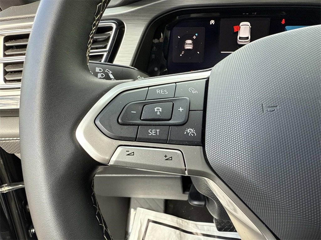 Used 2025 Volkswagen Atlas Cross Sport SE image 15