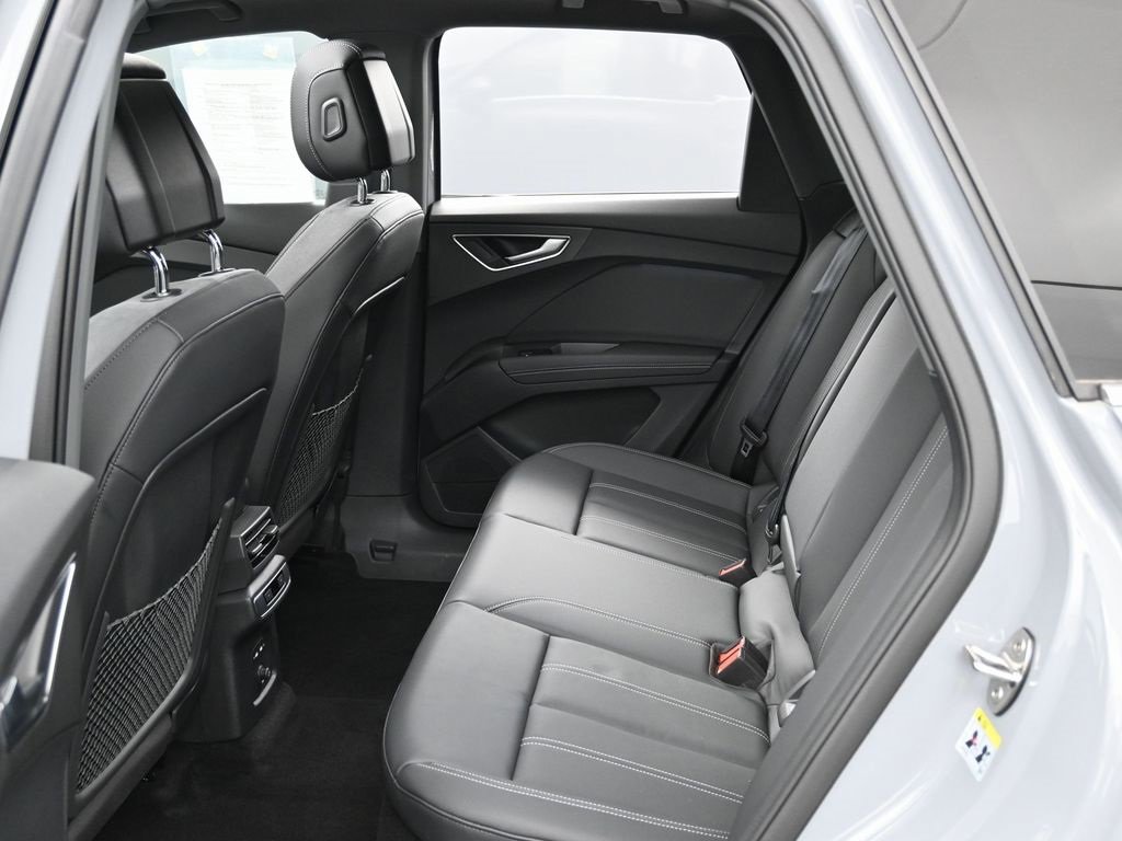 Used 2024 Audi Q4 e-tron Premium w/ Convenience Package image 30