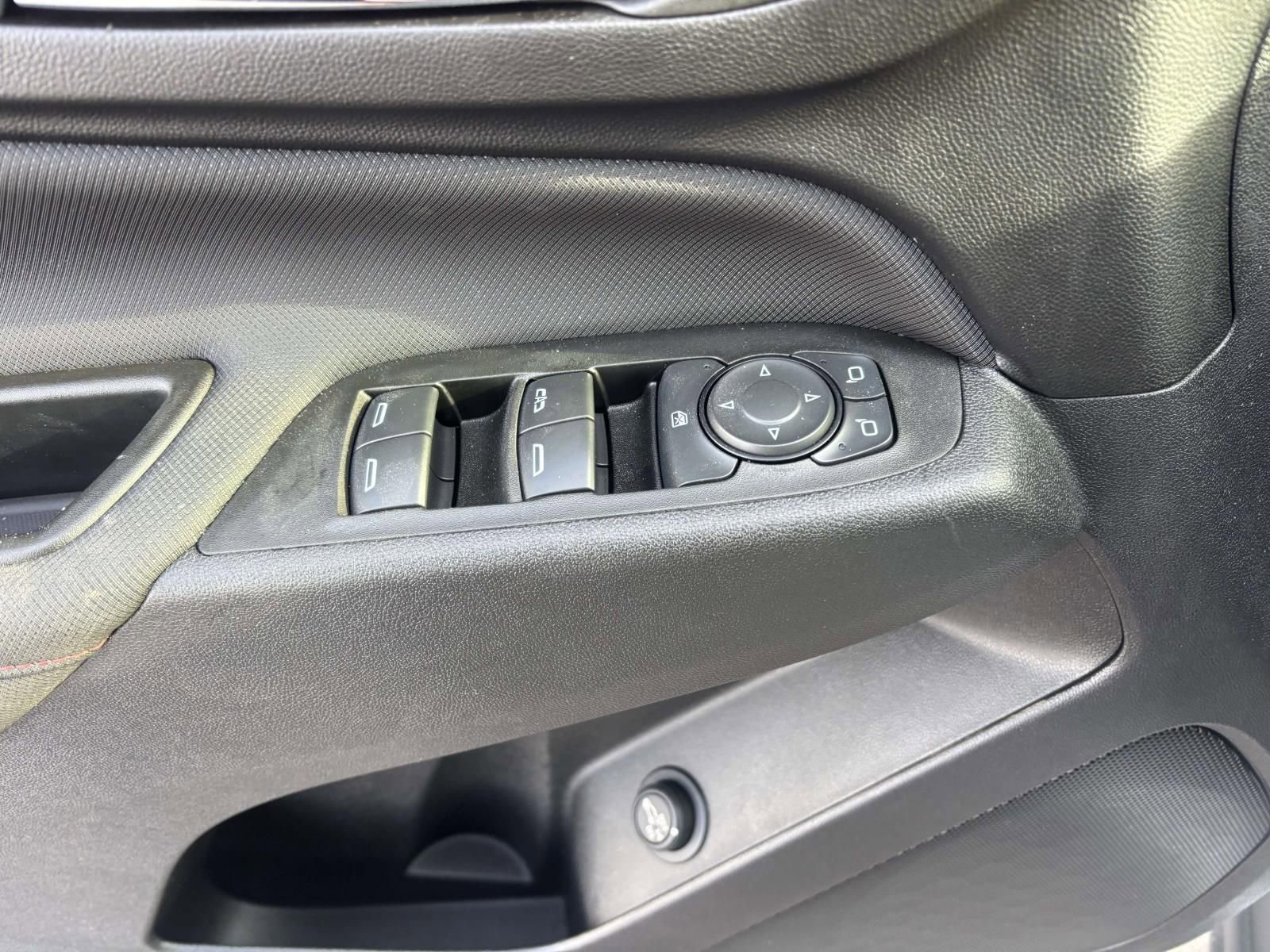 Used 2022 Chevrolet Equinox RS w/ LPO, Floor Liner Package image 15