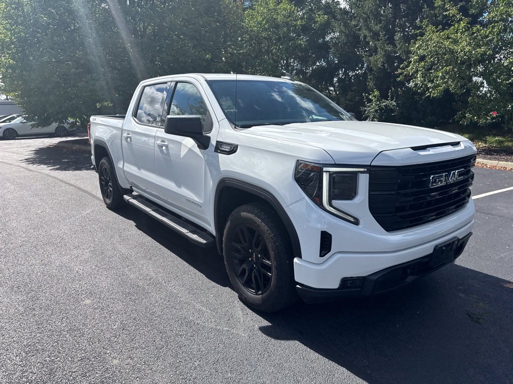 Used 2024 GMC Sierra 1500 Elevation w/ Preferred Package AWD/4WD image 4