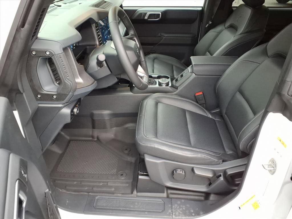 New 2025 Ford Bronco Badlands image 6