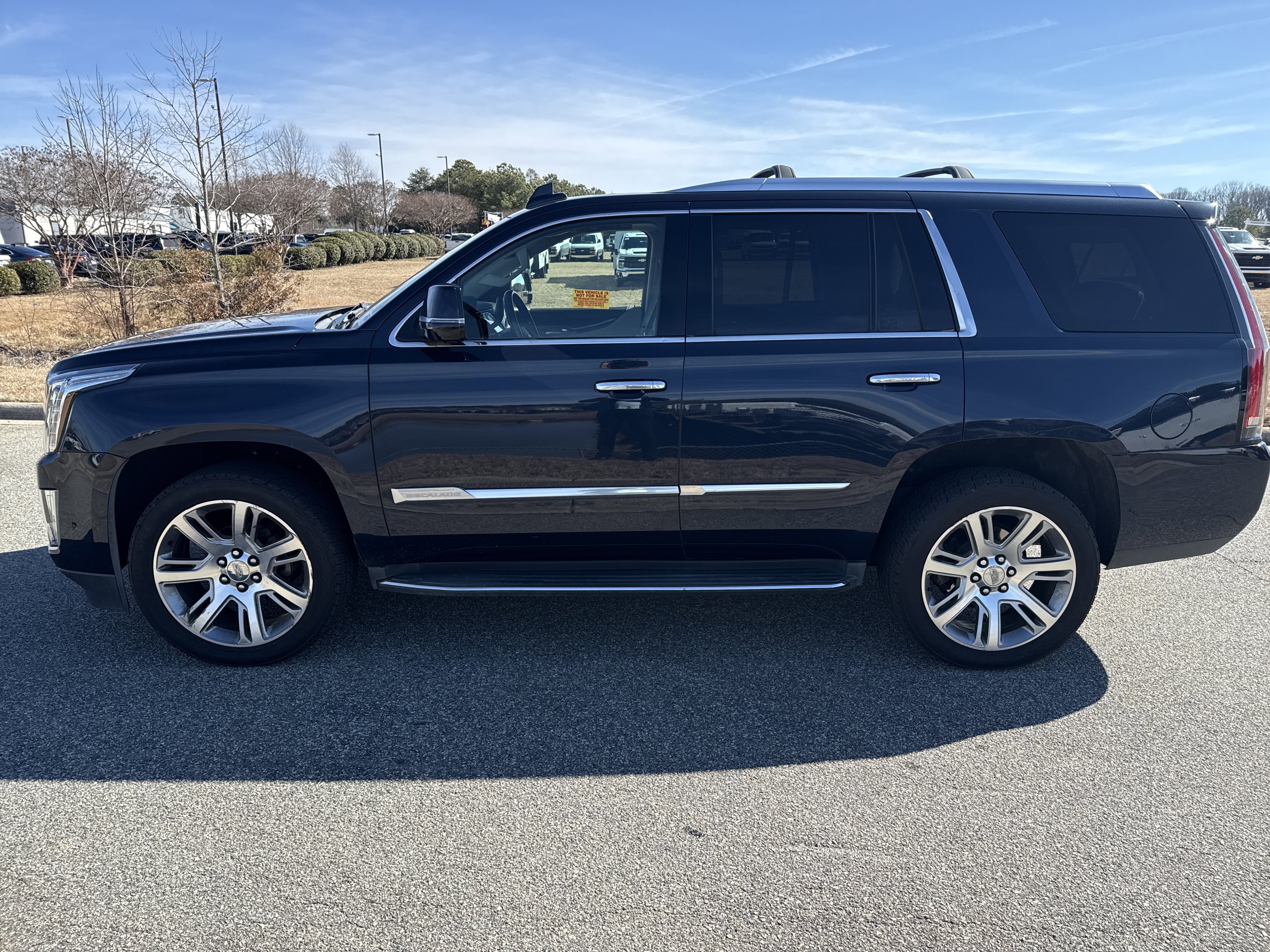 Used 2017 Cadillac Escalade Luxury image 7