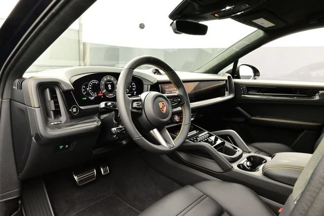 New 2026 Porsche Cayenne Turbo GT AWD/4WD image 4