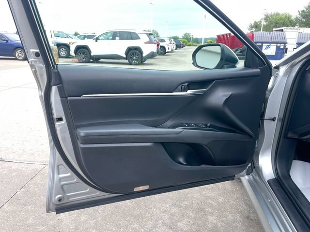 Used 2018 Toyota Camry LE FWD image 23