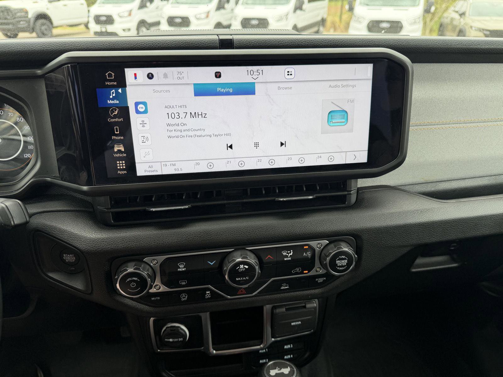 Used 2024 Jeep Wrangler Sport image 11