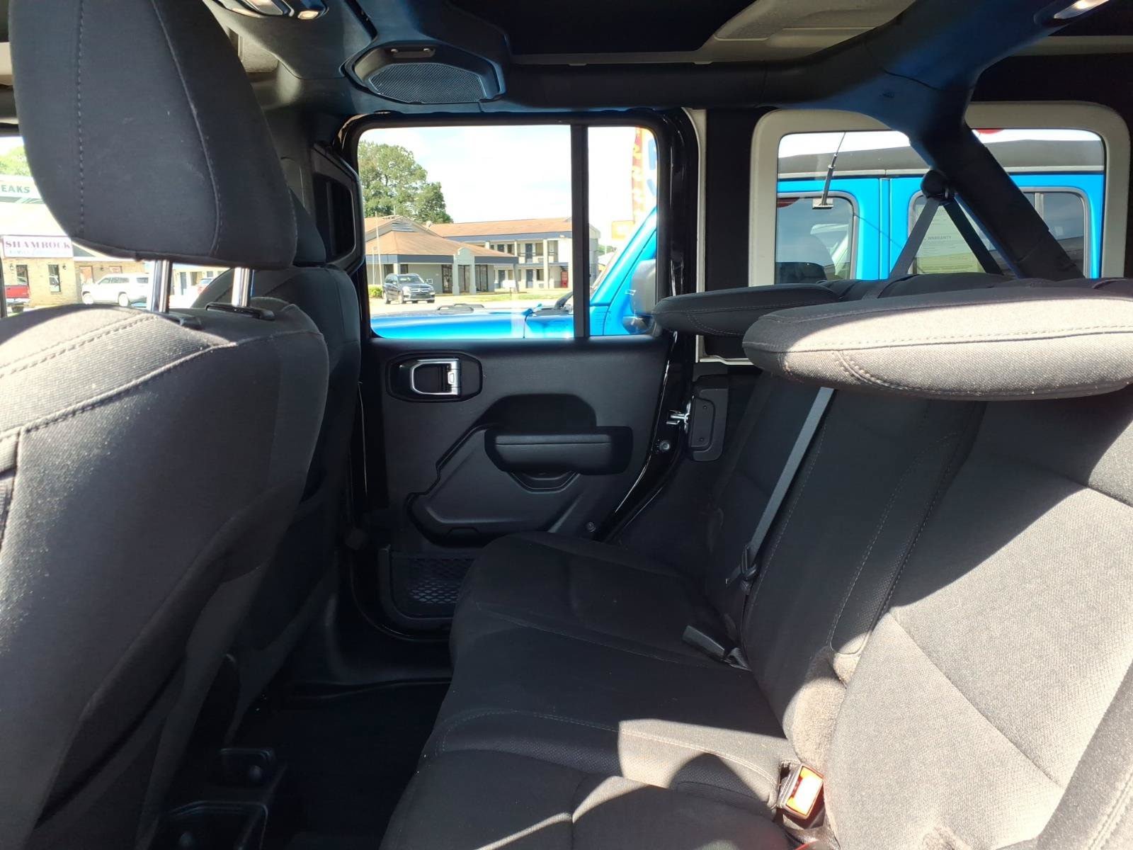Used 2022 Jeep Wrangler Unlimited Sport AWD/4WD image 9