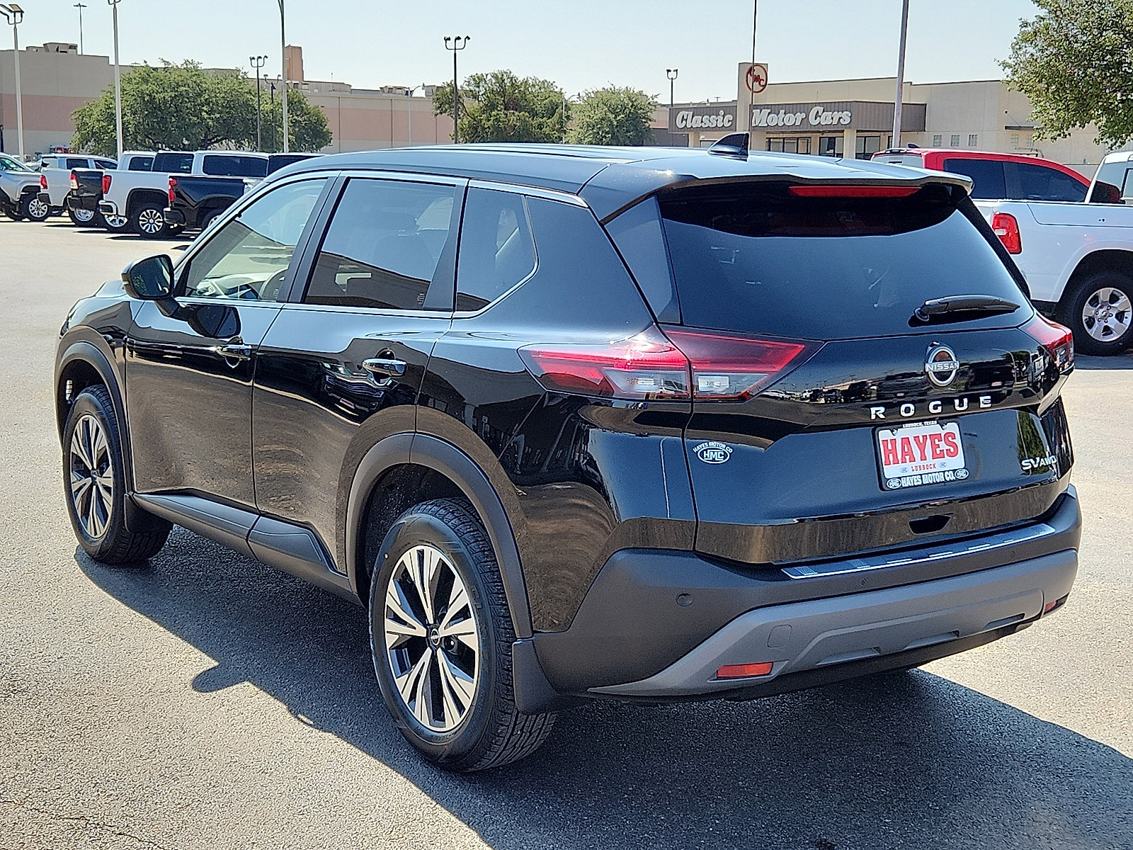Used 2023 Nissan Rogue SV image 3