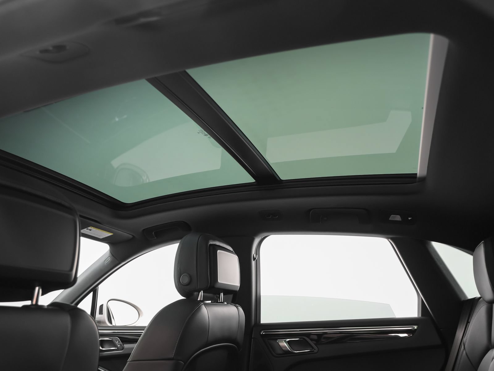 New 2026 Porsche Macan AWD/4WD image 39