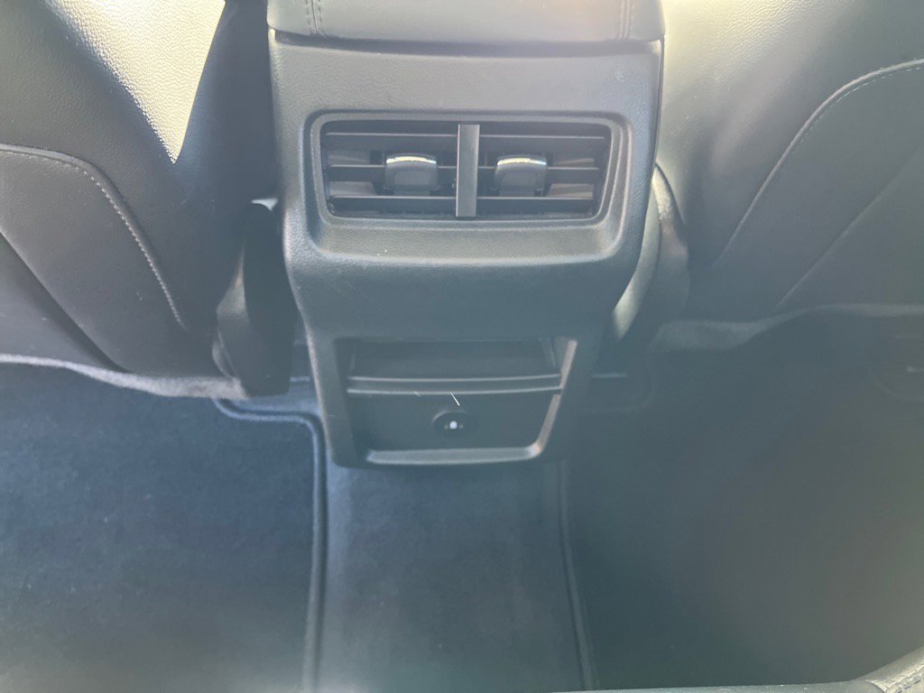 Used 2024 Ford Edge SEL w/ Class II Trailer Tow Package image 12