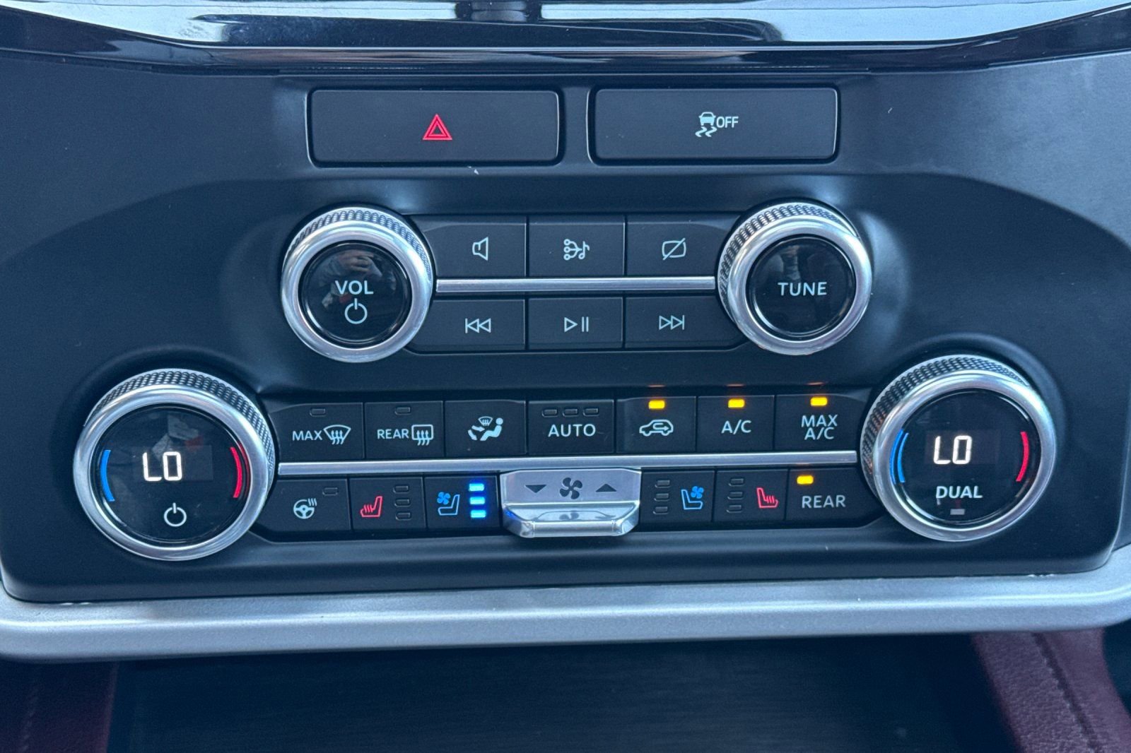 Used 2022 Ford Expedition Max Limited image 23