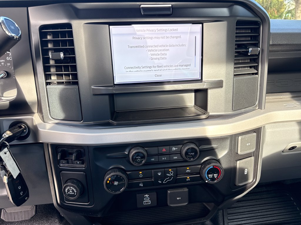 New 2027 Ford F250 XL w/ XL Chrome Package RWD image 9