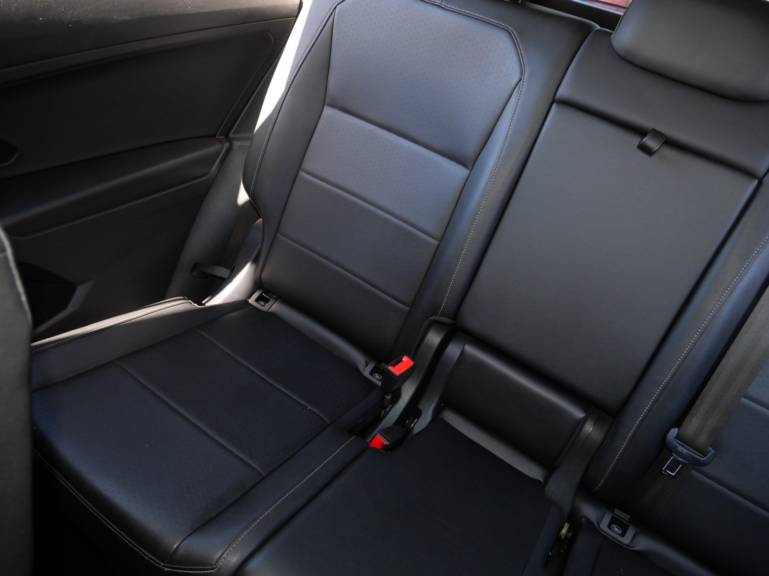 Used 2019 Volkswagen Tiguan SE w/ Panoramic Sunroof Package AWD/4WD image 12