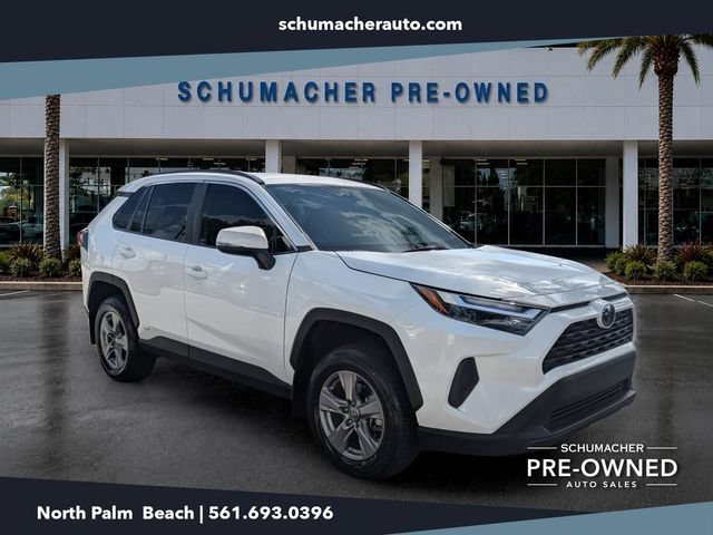 Used 2024 Toyota RAV4 XLE AWD/4WD image 1