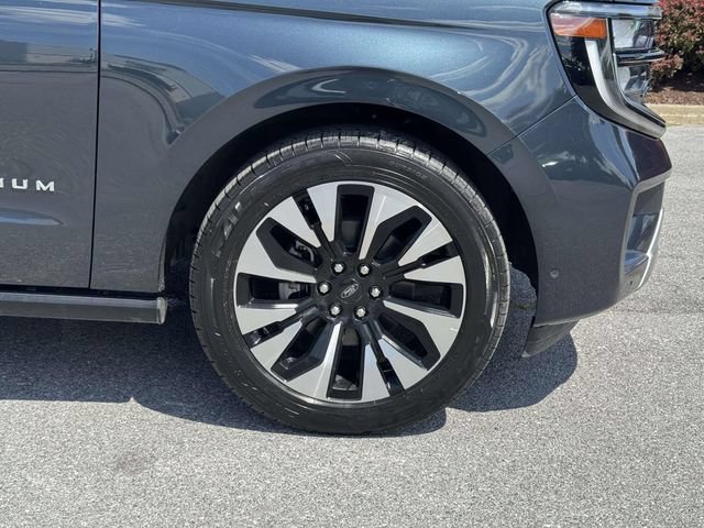 Certified 2025 Ford Expedition Platinum w/ Driver's Package AWD/4WD image 9