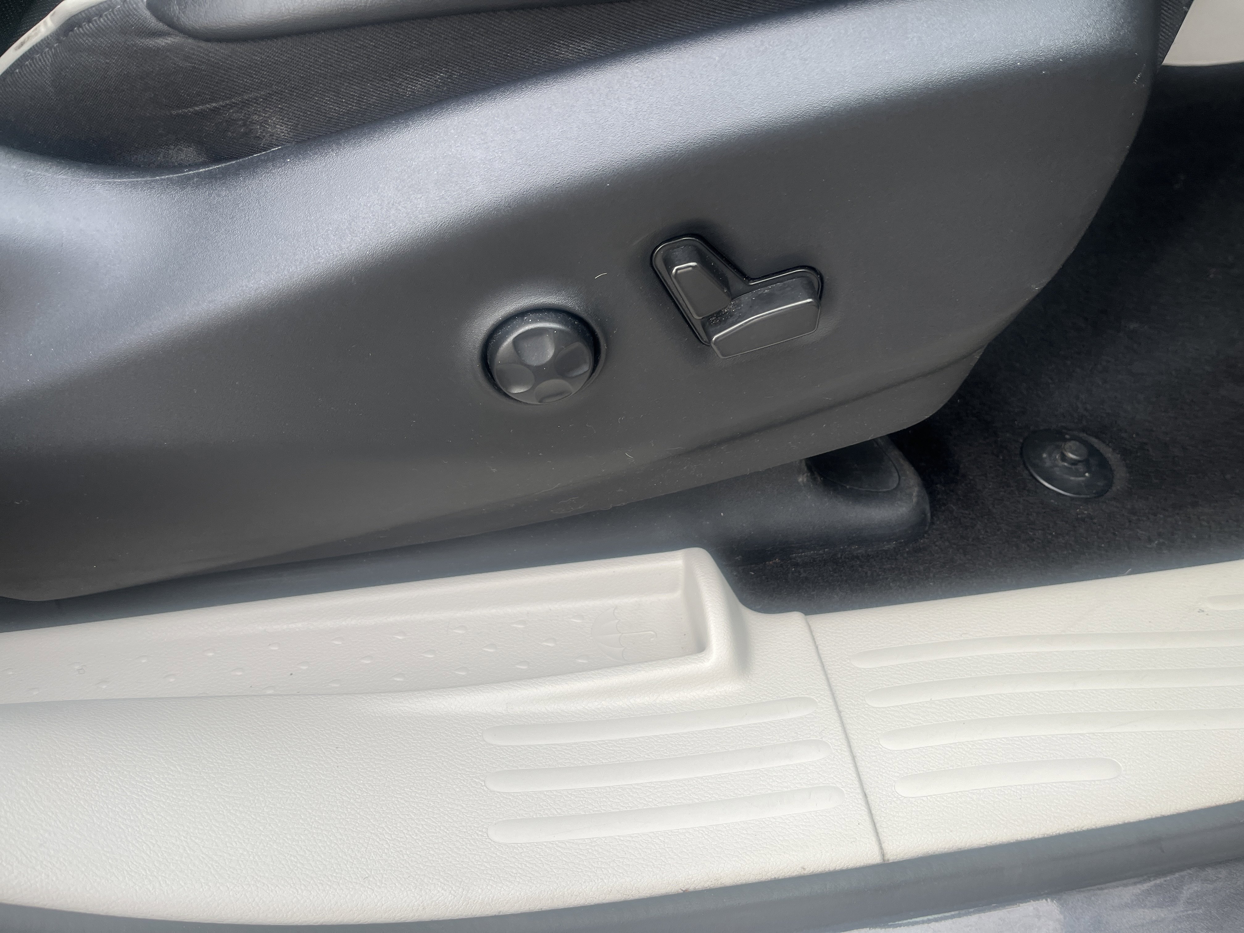 Used 2022 Chrysler Pacifica Limited FWD image 21