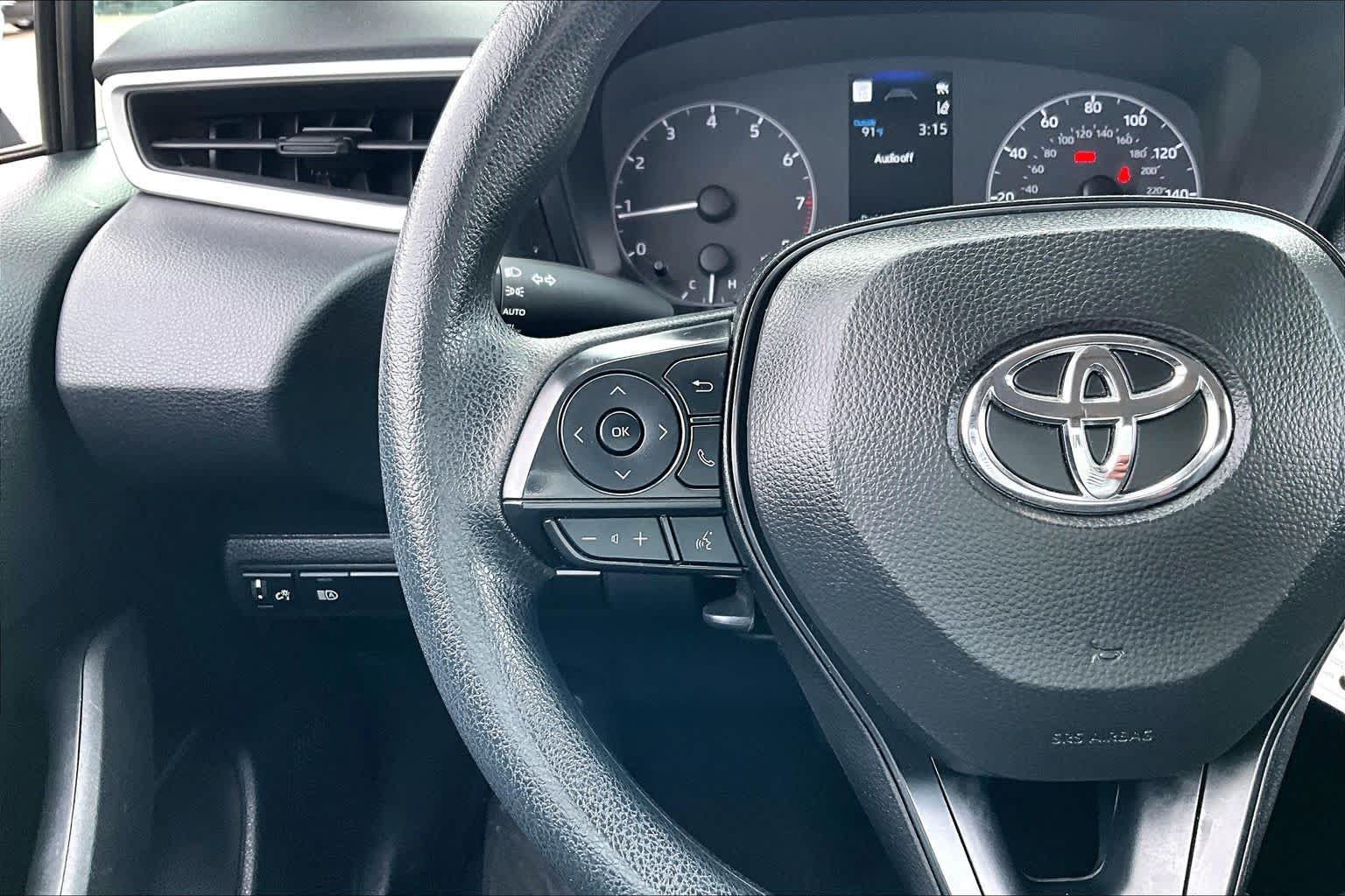 Used 2025 Toyota Corolla LE FWD image 24