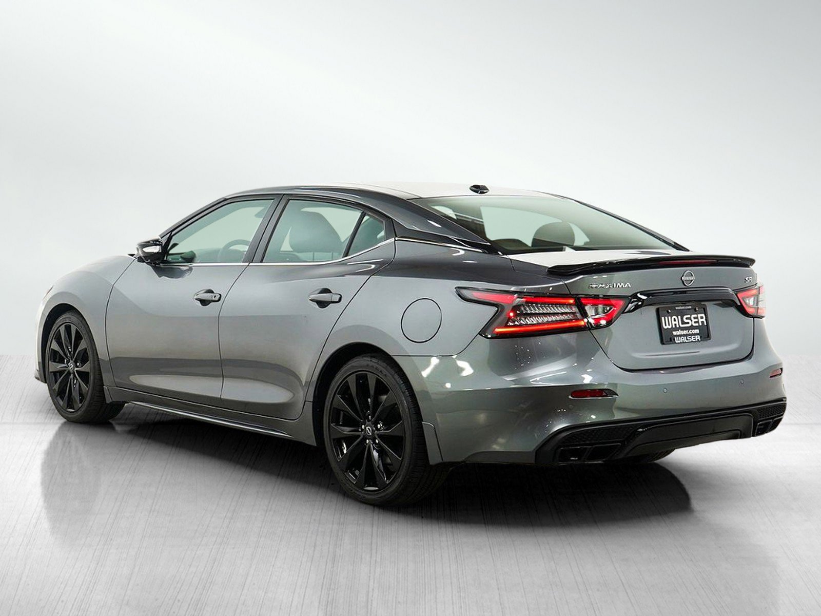 Used 2023 Nissan Maxima SR w/ Sport Mat Group image 4