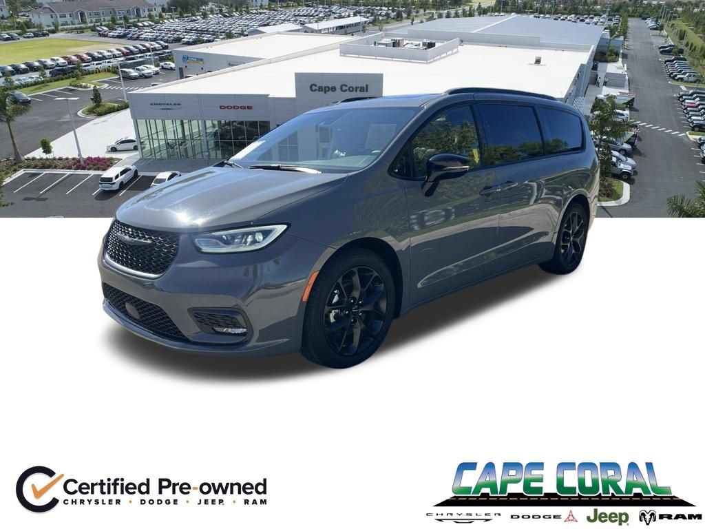 Used 2025 Chrysler Pacifica Limited
